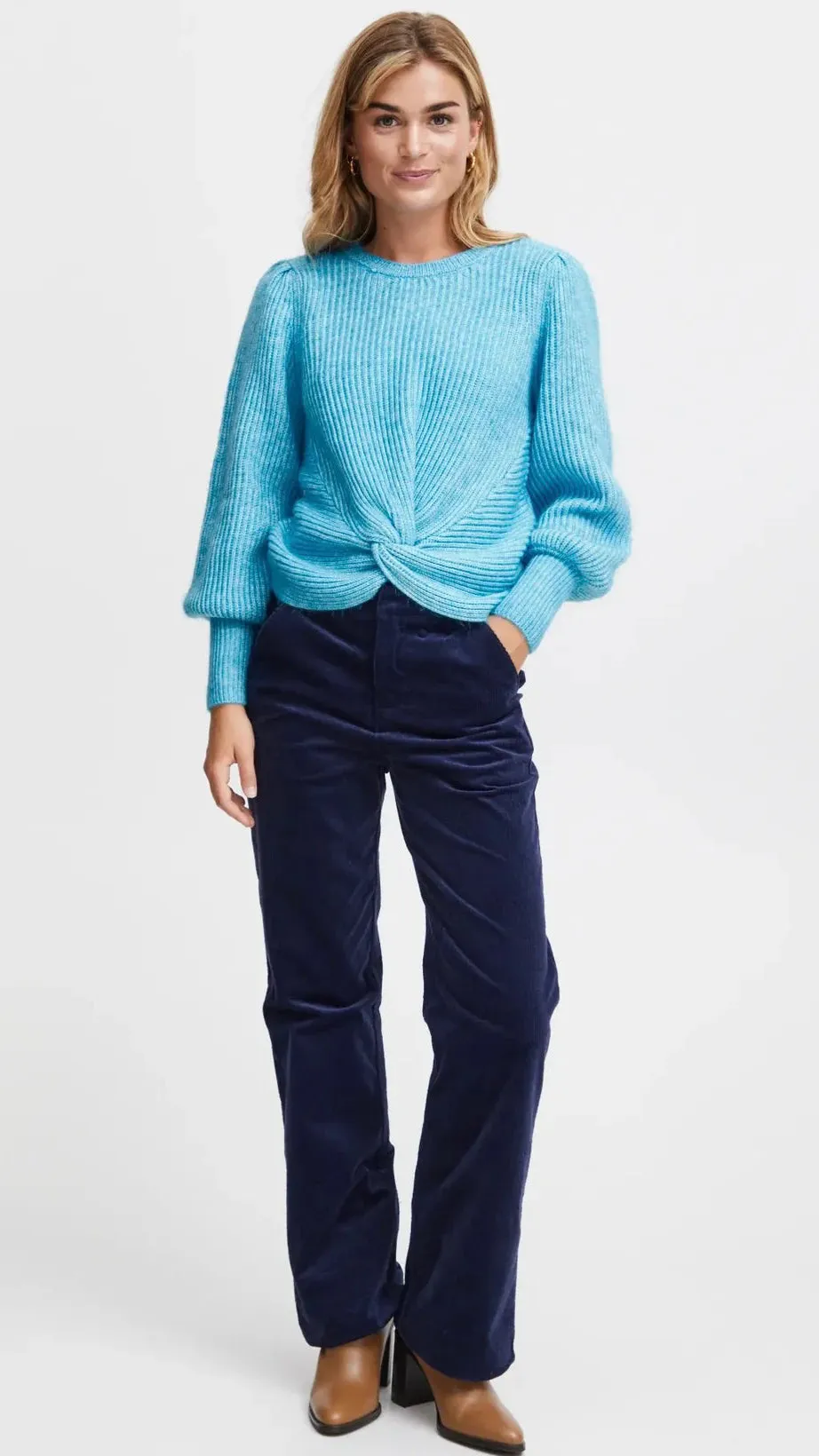 4-A1333 Baby Blue Frelna Knot Knit