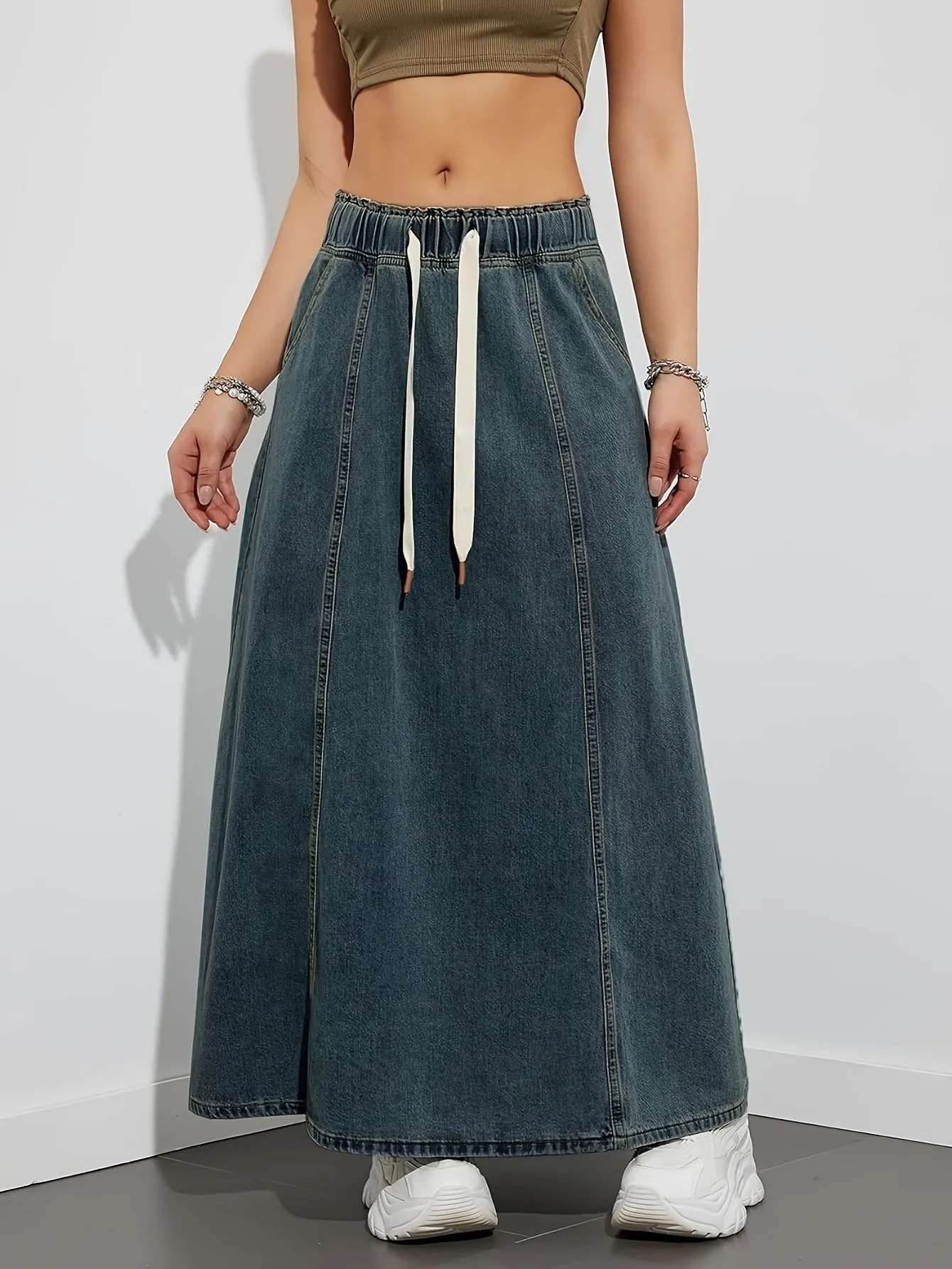 Elegant Women's Denim Midi Skirt with Pockets - Stretch Waist, Loose Fit, Non-Stretch Fabric, Machine Washable - Perfect for Spring/Summer/Fall