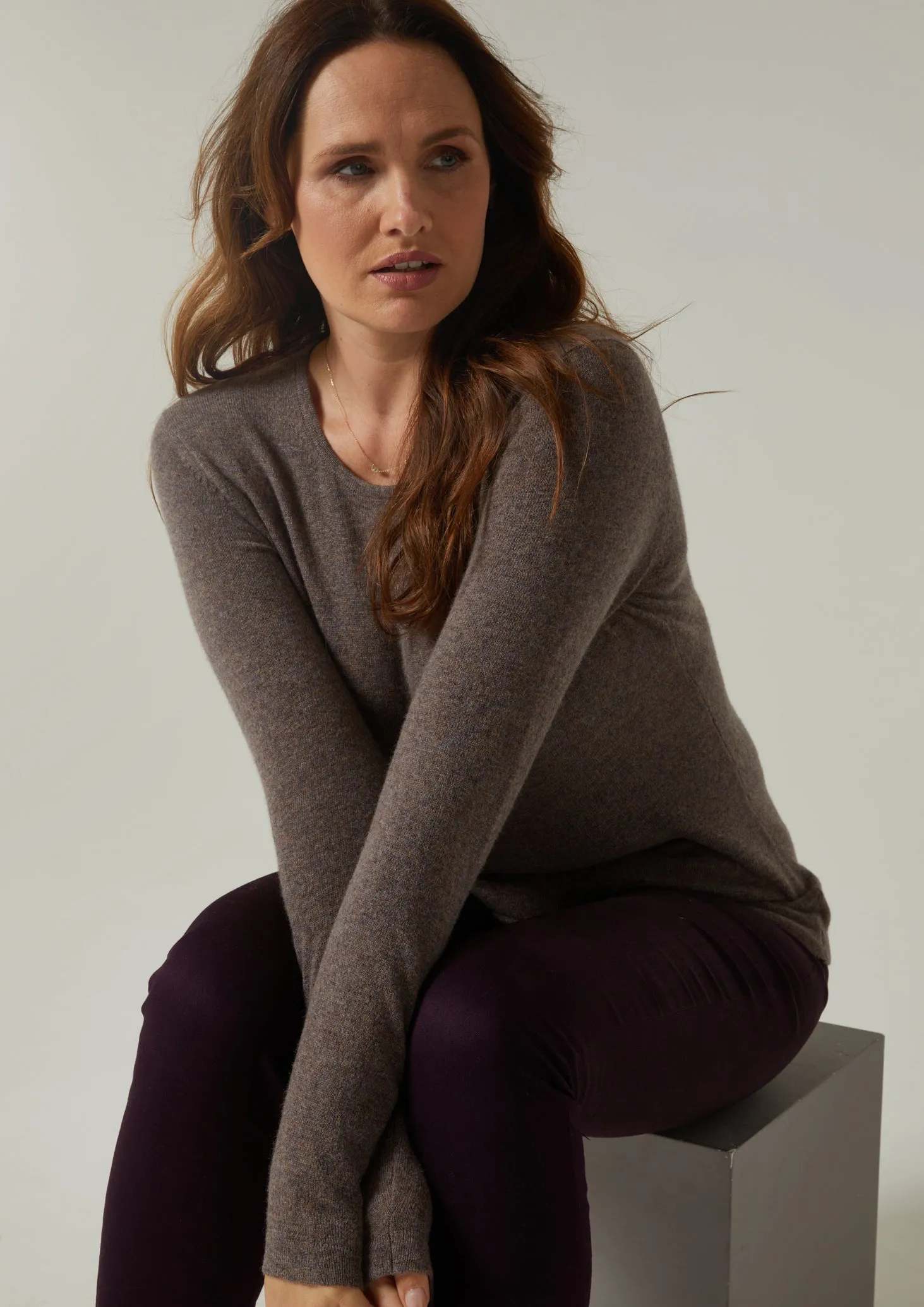 Harriet Ladies Geelong Lambswool Crew Neck Jumper In Teak