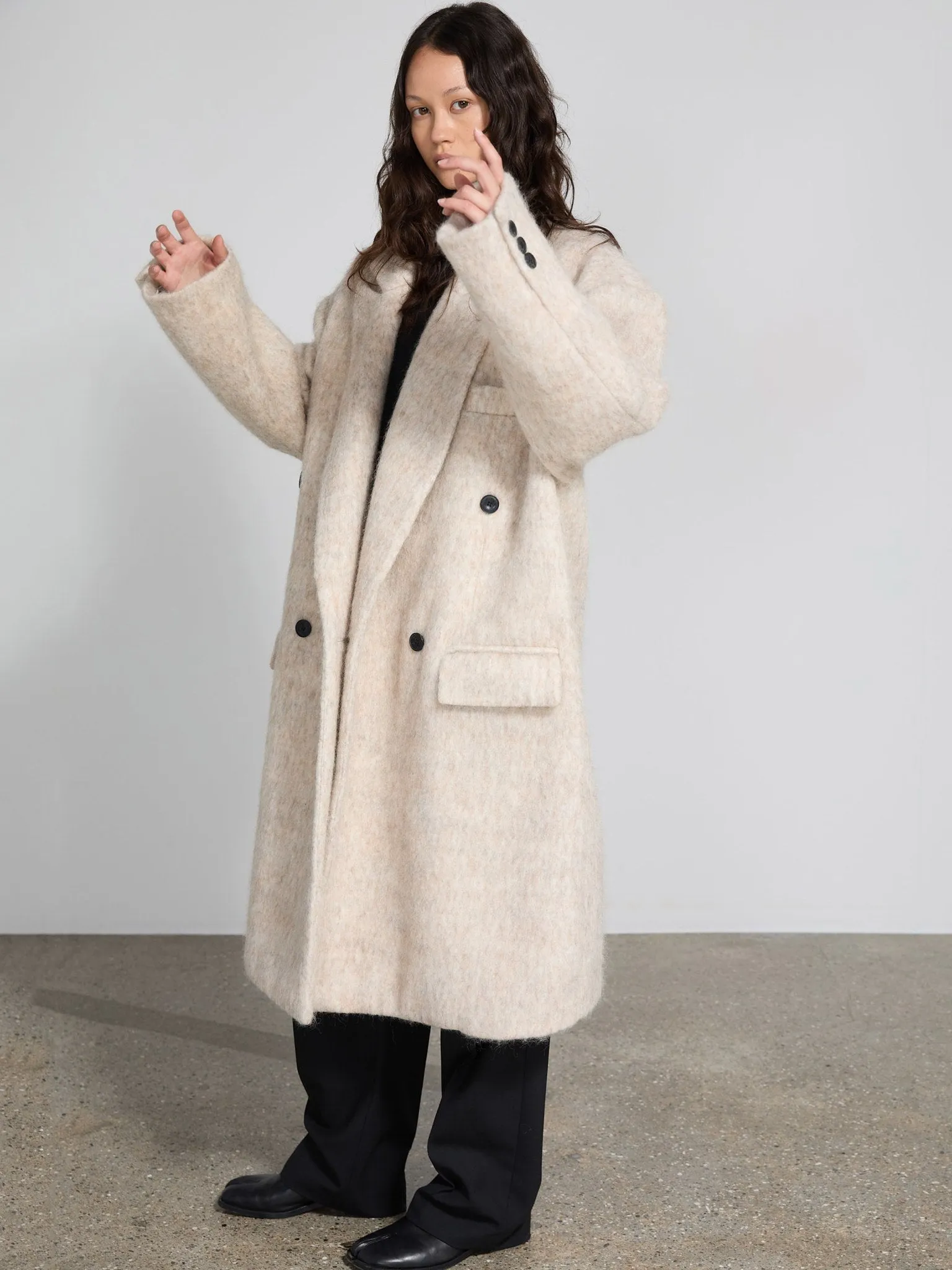 KYLIE MOHAIR COAT - BEIGE