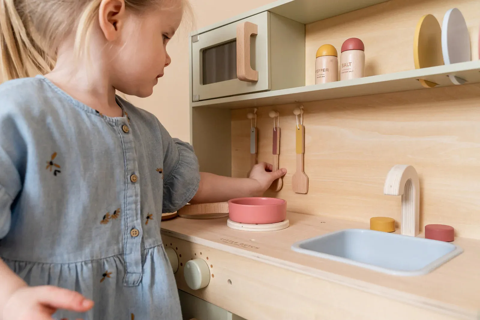 Play Kitchen, Tea Set and Crown Bundle - Pink