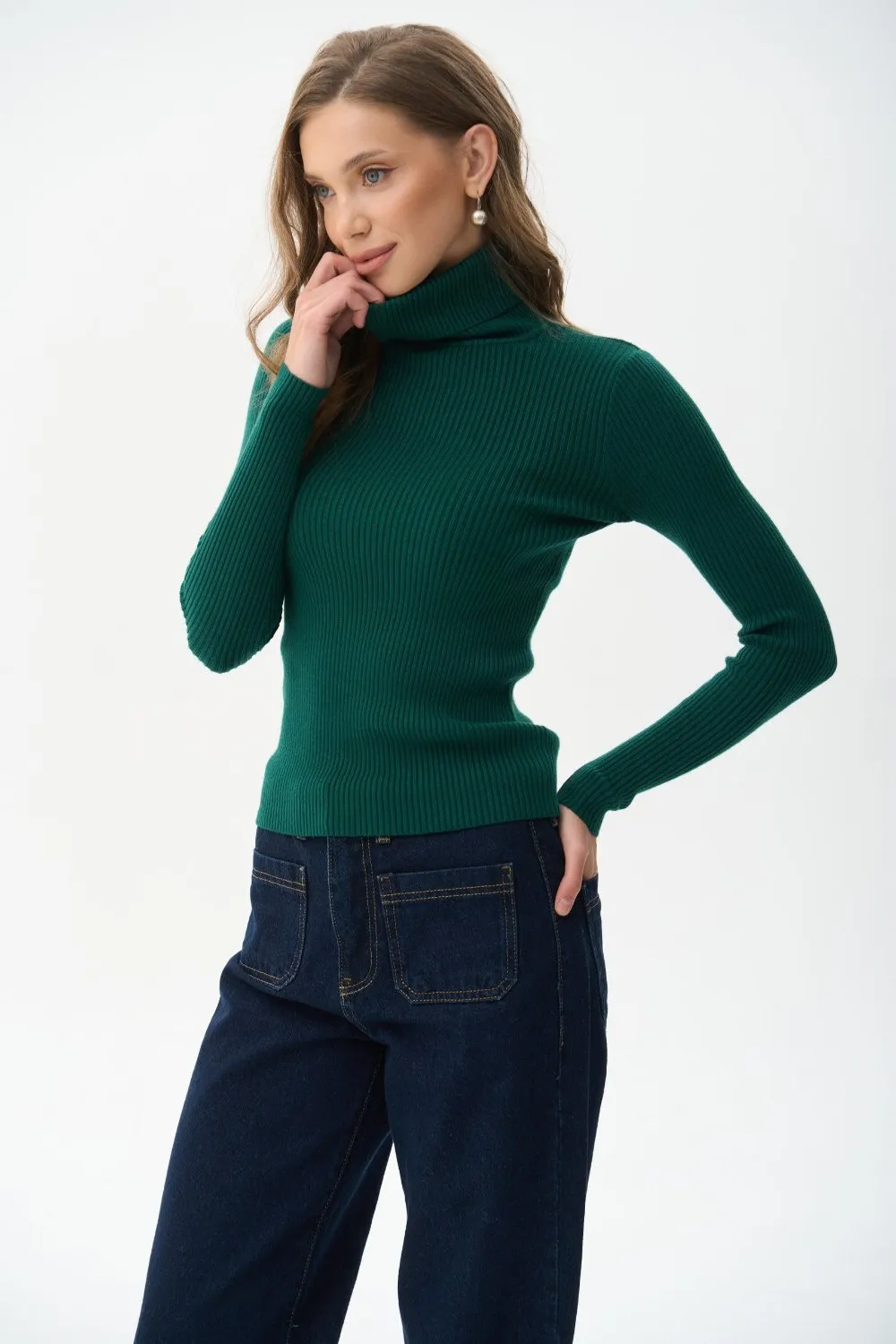 Ribbed turtleneck sweater in color green