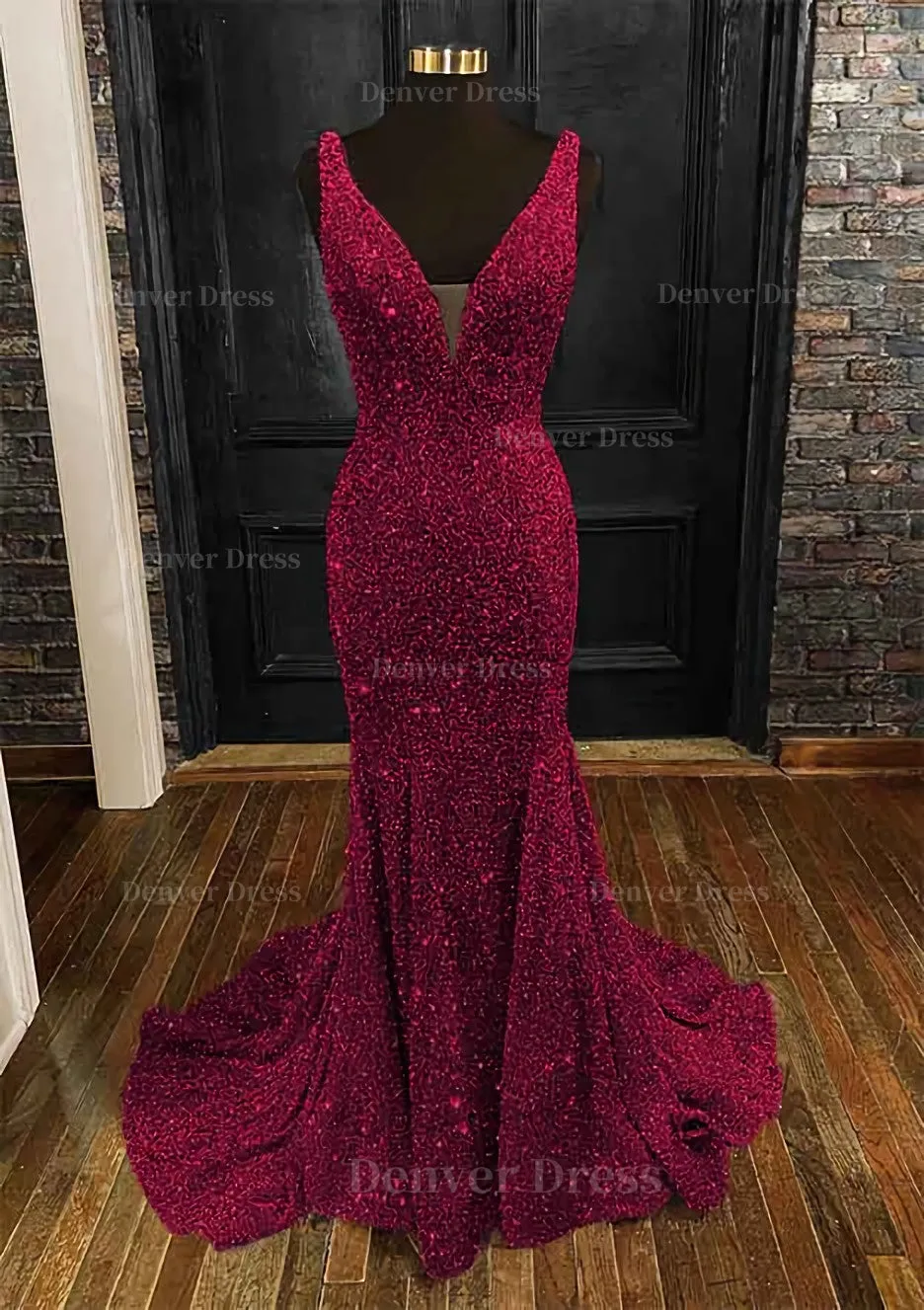 Sheath/Column Trumpet/Mermaid V Neck Sleeveless Velvet Sequins Sweep Train Prom Dress