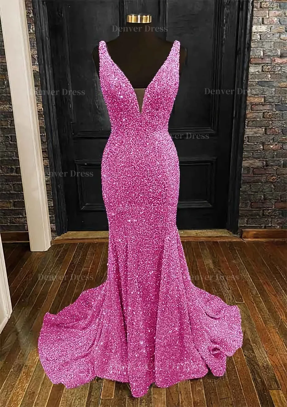 Sheath/Column Trumpet/Mermaid V Neck Sleeveless Velvet Sequins Sweep Train Prom Dress