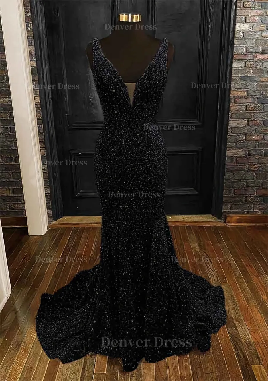 Sheath/Column Trumpet/Mermaid V Neck Sleeveless Velvet Sequins Sweep Train Prom Dress