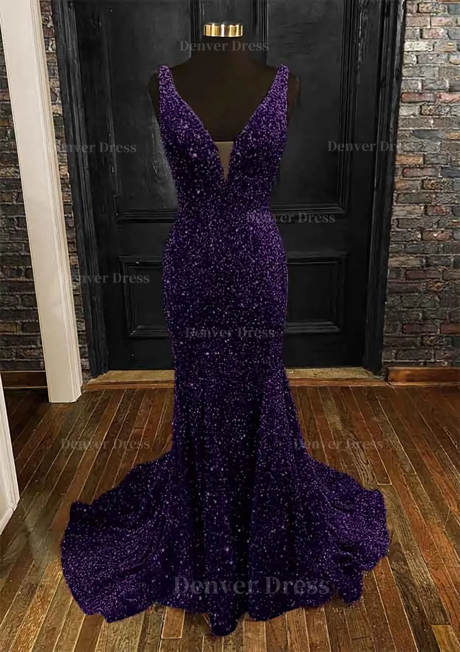 Sheath/Column Trumpet/Mermaid V Neck Sleeveless Velvet Sequins Sweep Train Prom Dress