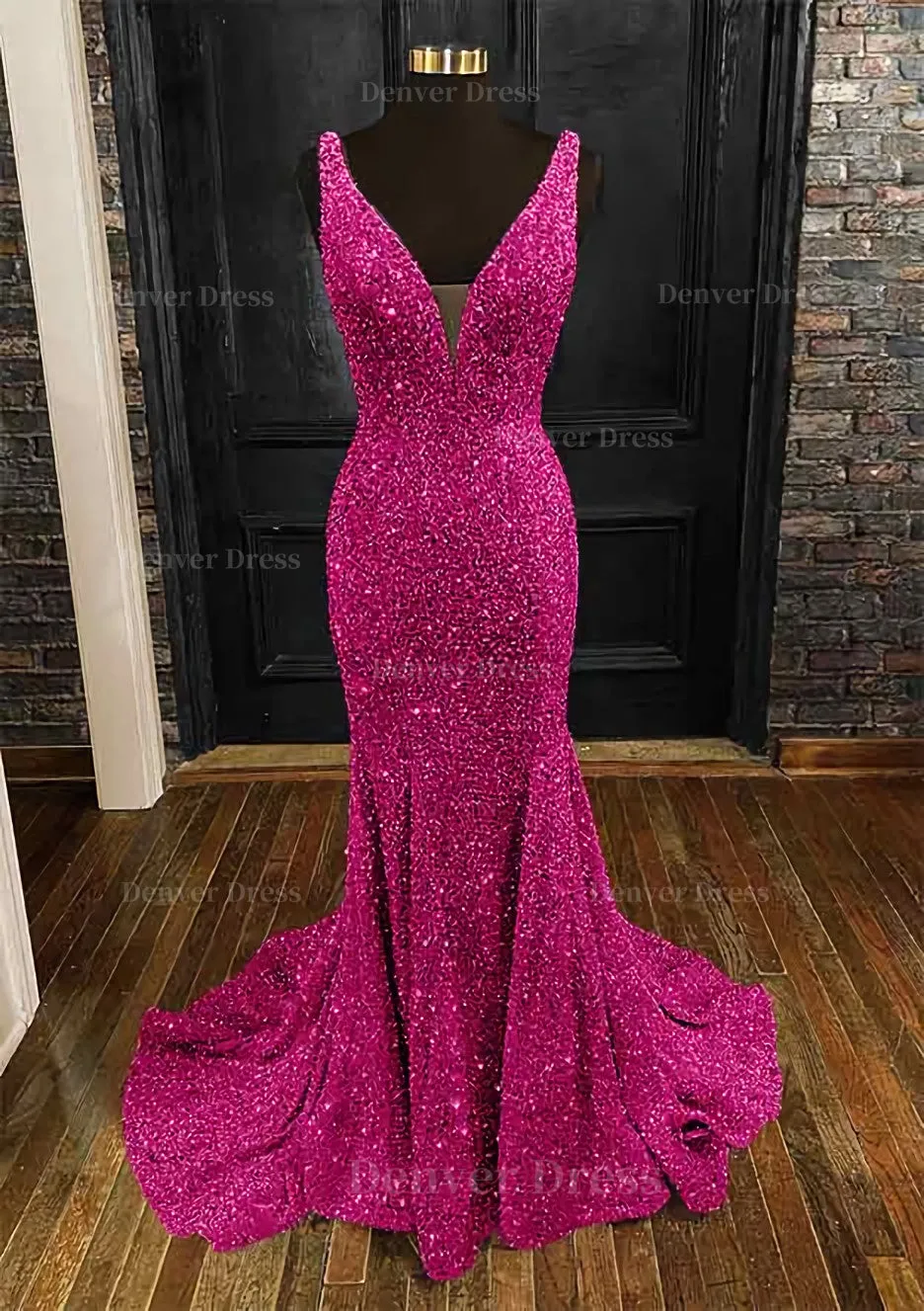 Sheath/Column Trumpet/Mermaid V Neck Sleeveless Velvet Sequins Sweep Train Prom Dress