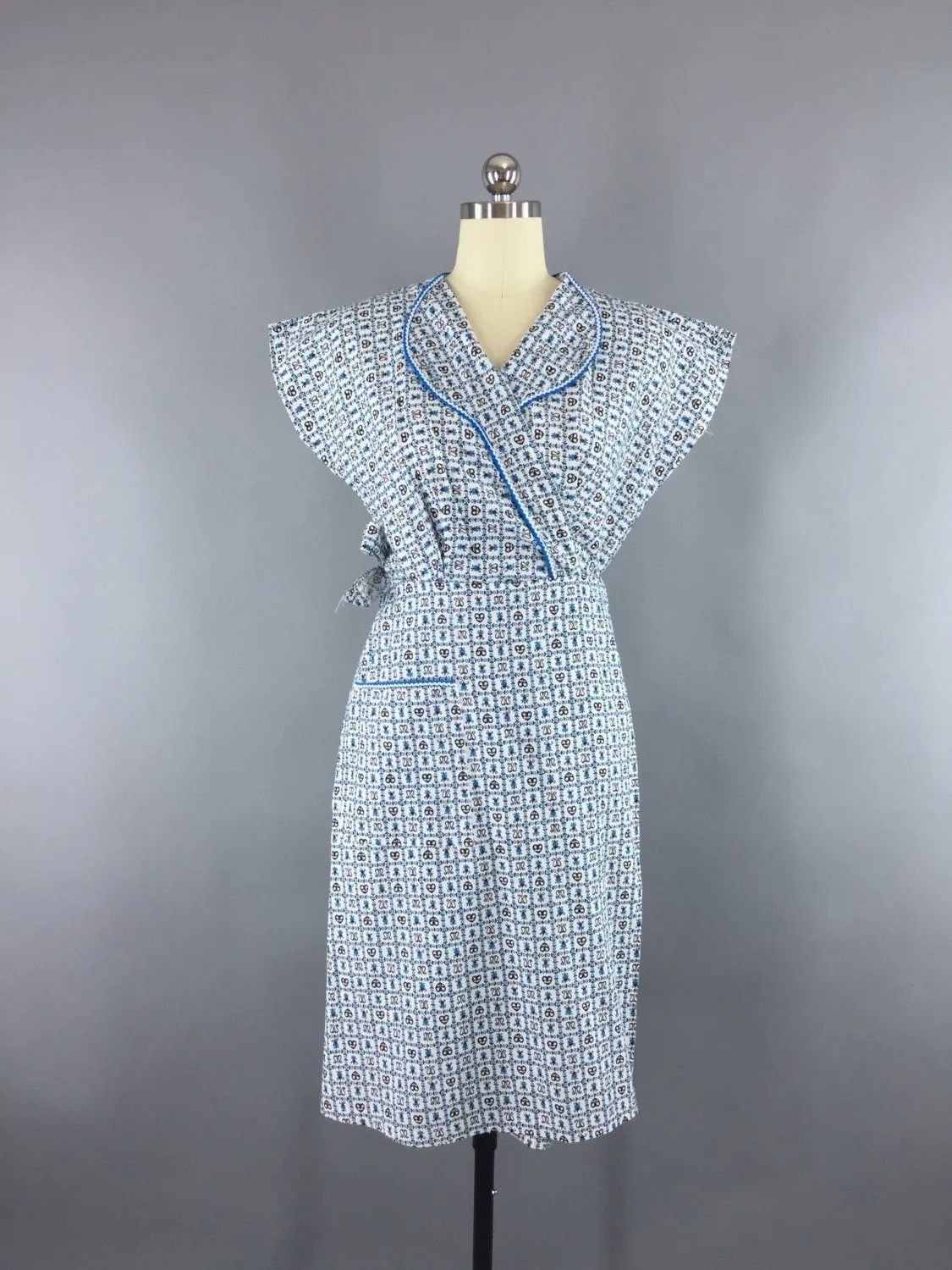 Vintage 1950s Blue Cotton Novelty Print Wrap Dress